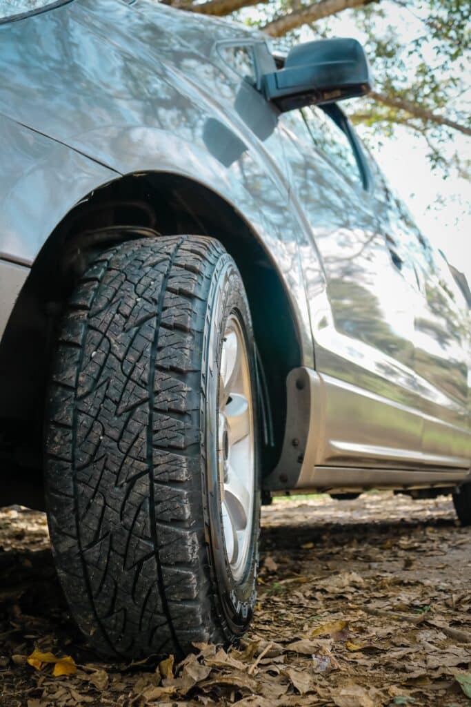 Découvrez le Costa Rica autrement grâce à la location d’un van 4x4 aménagé : une alternative compacte et plus pratique qu'un camping-car, idéale pour explorer les routes les plus sauvages du pays. Parfait pour un road trip inoubliable, en toute liberté, au plus près de la nature. Profitez d’un campervan tout-en-un pour dormir, cuisiner et partir à l’aventure sans contrainte.