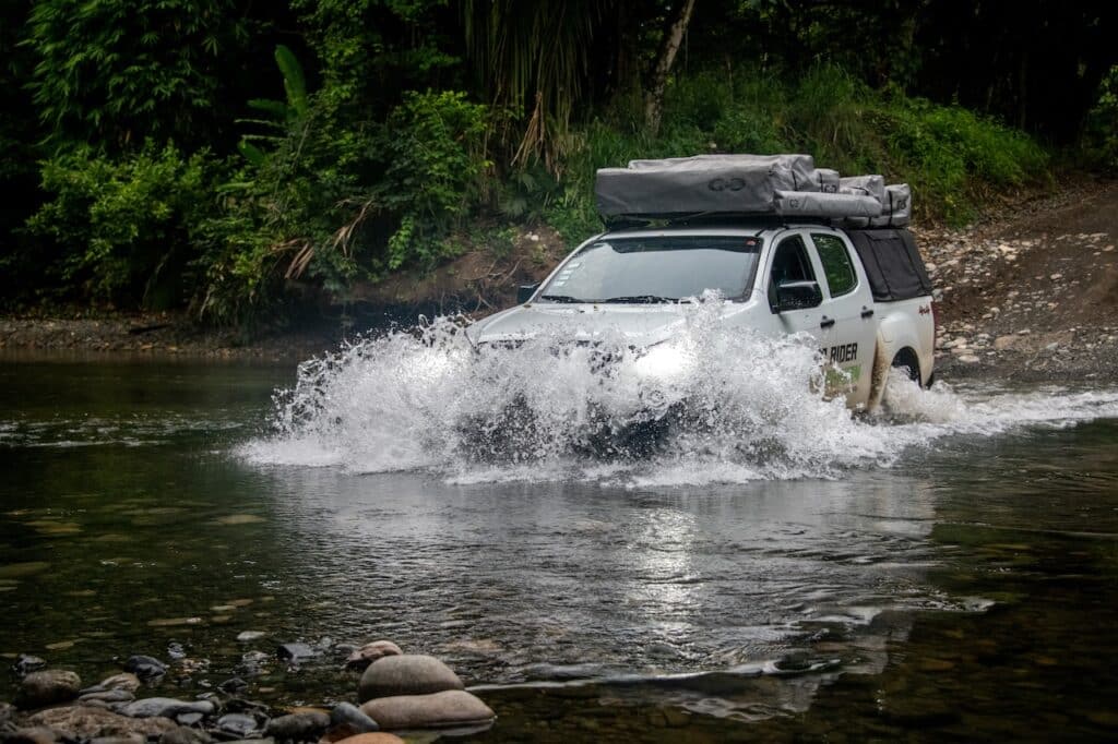 Moins encombrant qu’un camping-car, notre campervan 4x4 aménagé est idéal pour parcourir le Costa Rica en toute liberté. Assistance en français, WiFi illimité, cuisine, literie et équipements complets : tout est prêt, il ne reste plus qu’à rouler !