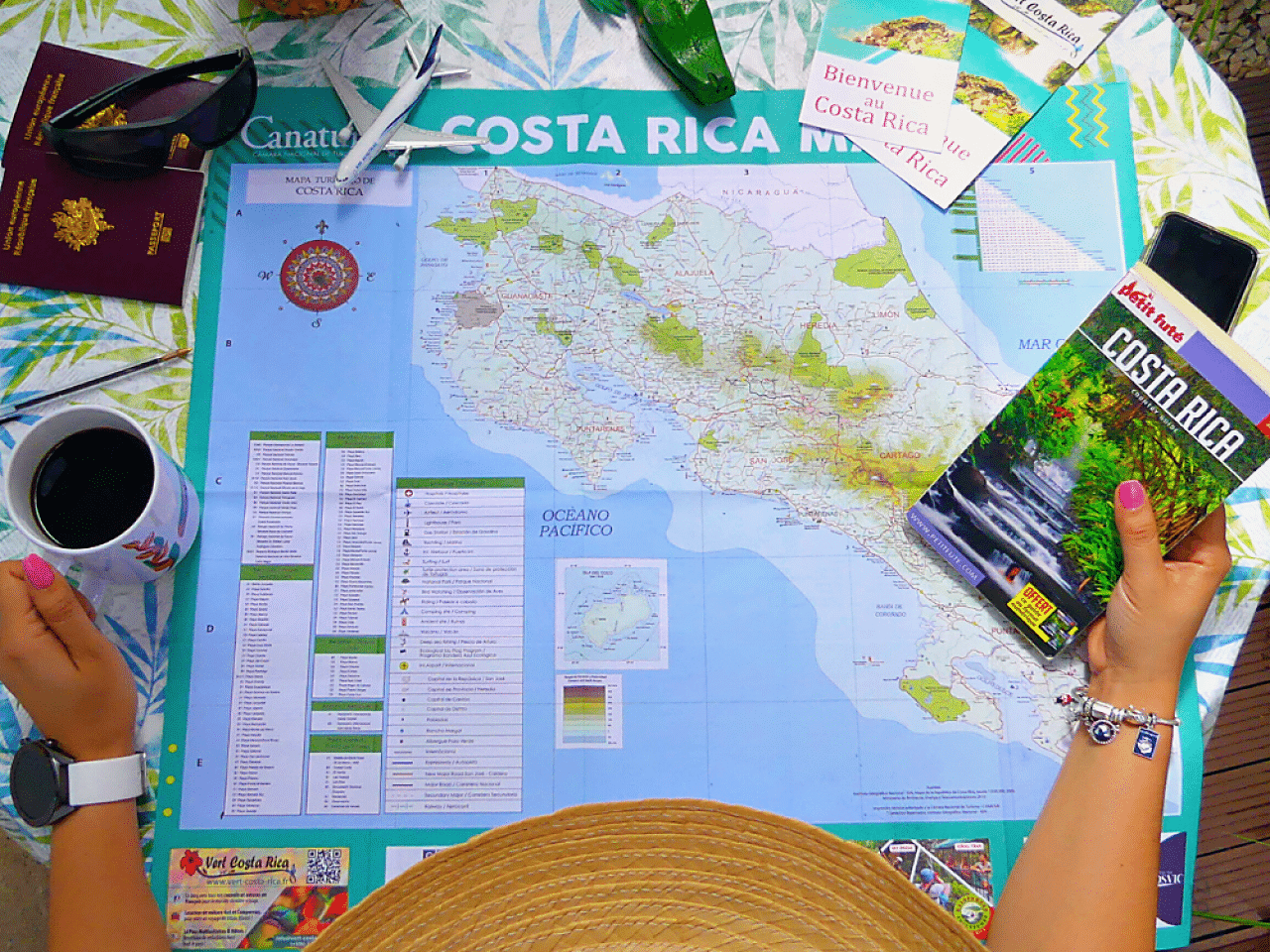 Conseils en français avec la carte du Costa Rica